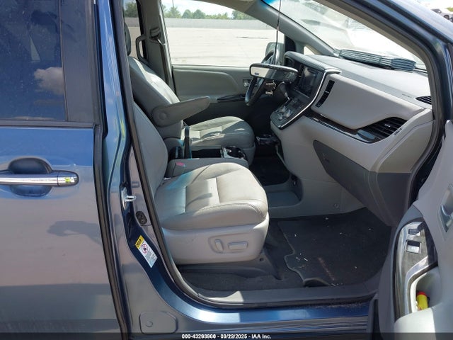 Toyota Sienna Xle 8 Passenger