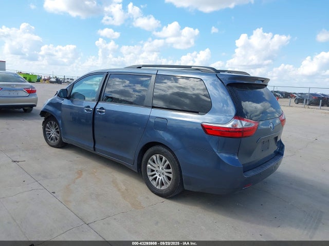 Toyota Sienna Xle 8 Passenger