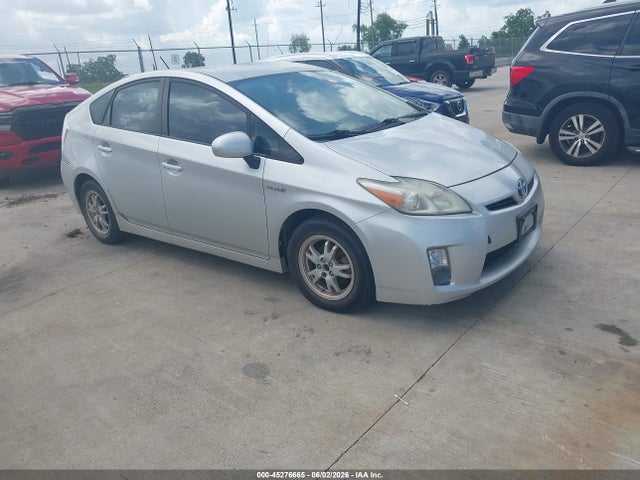 Salvage Toyota Prius Image