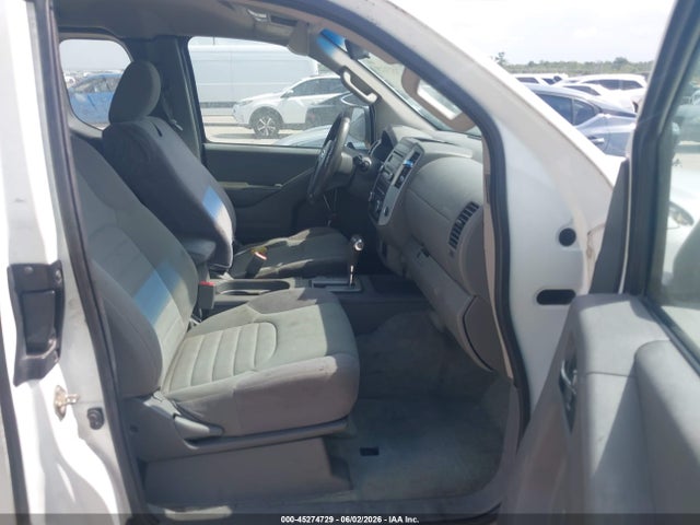 Nissan Frontier S