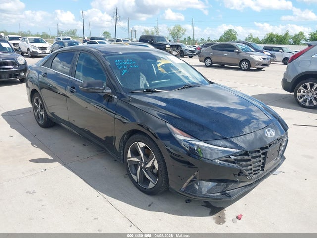 Salvage Hyundai ELANTRA Image