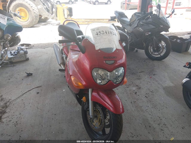 Salvage Suzuki Gsx750 Image