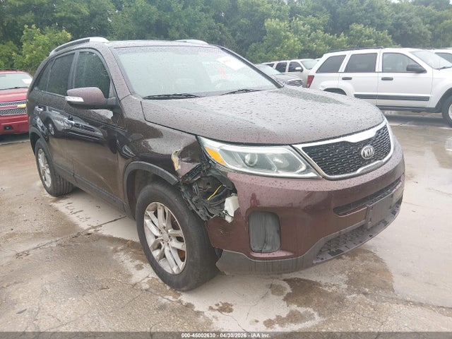 Salvage Kia Sorento Image