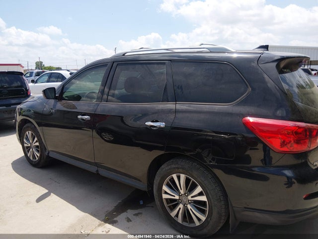 Nissan Pathfinder S