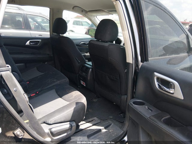 Nissan Pathfinder S