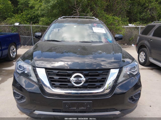 Nissan Pathfinder S