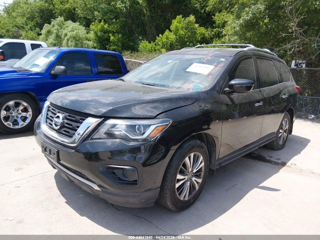 Nissan Pathfinder S