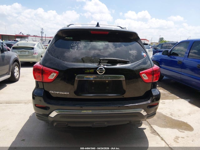 Nissan Pathfinder S