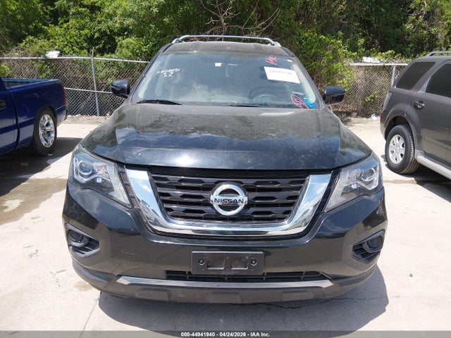 Nissan Pathfinder S