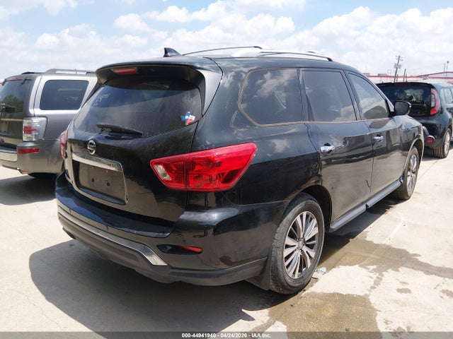 Nissan Pathfinder S