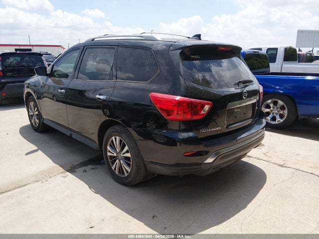 Nissan Pathfinder S