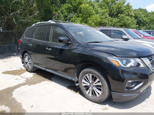 Nissan Pathfinder S