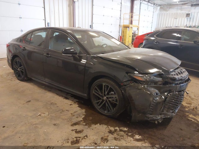Salvage Toyota Camry Image