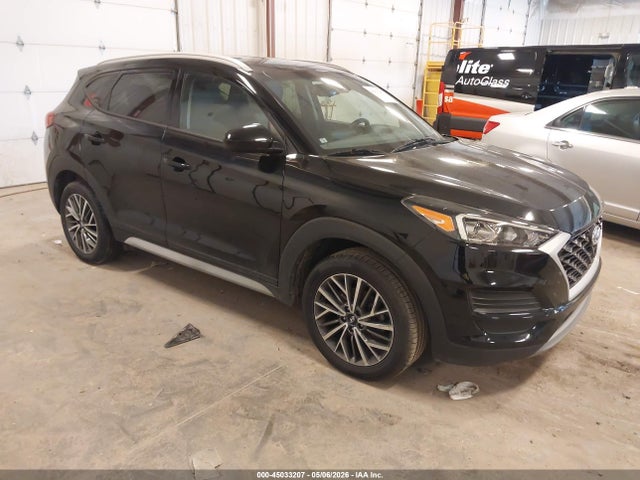 Salvage Hyundai TUCSON Image