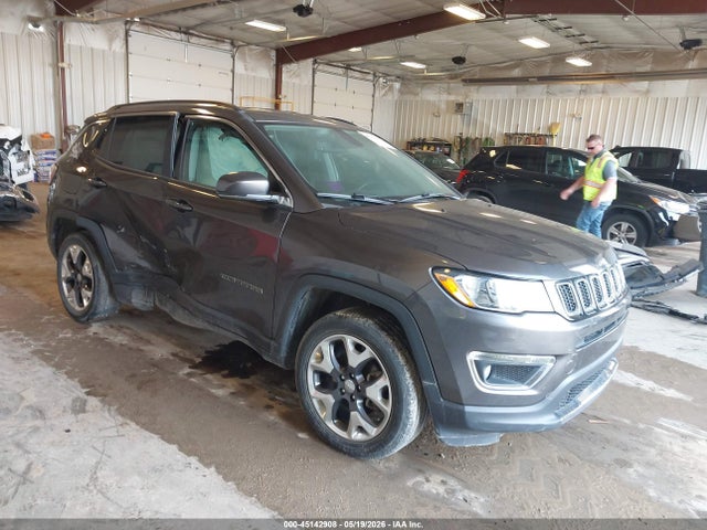 Salvage Jeep Compass Image