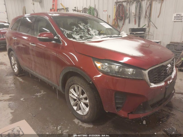 Salvage Kia Sorento Image