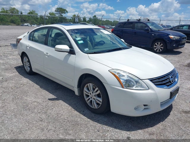 Salvage Nissan Altima Image