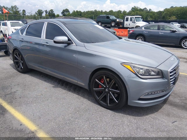 Salvage Hyundai Genesis Image