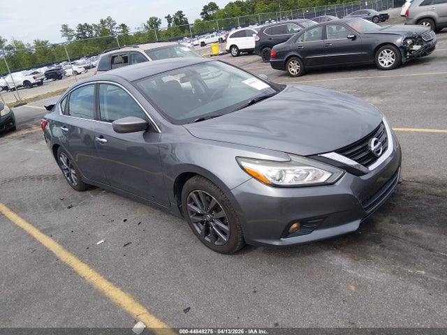 Salvage Nissan Altima Image