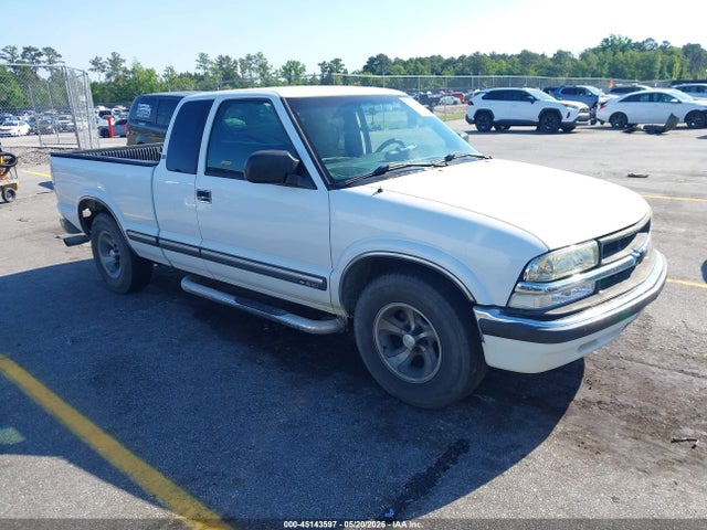 Salvage Chevrolet S-10 Image