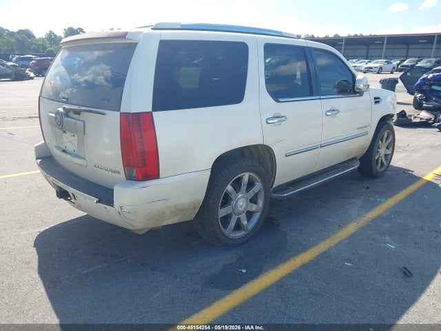 Cadillac Escalade Standard