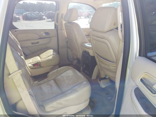 Cadillac Escalade Standard