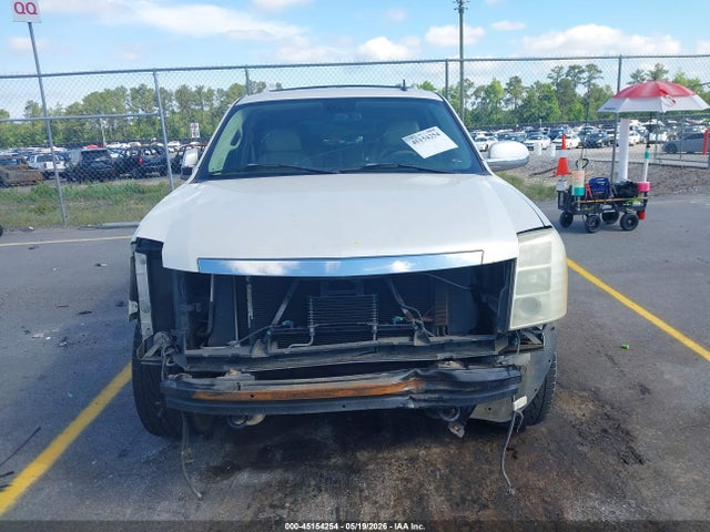 Cadillac Escalade Standard
