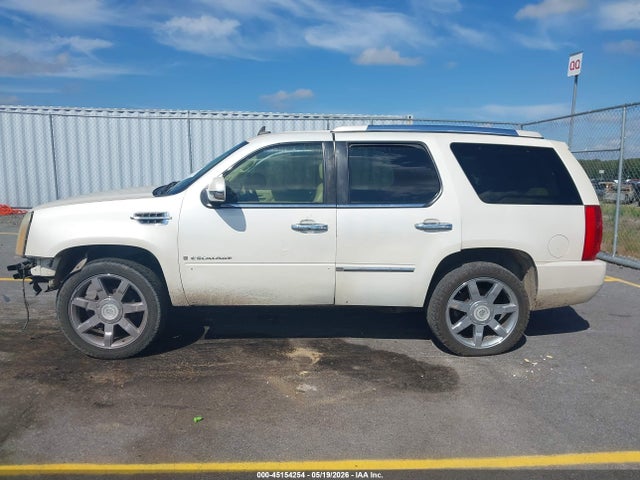 Cadillac Escalade Standard