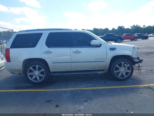 Cadillac Escalade Standard