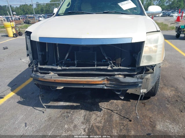 Cadillac Escalade Standard