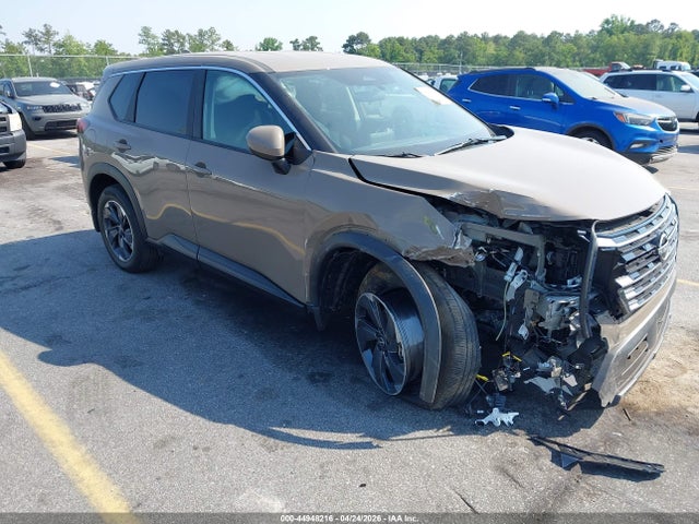 Salvage Nissan Rogue Image