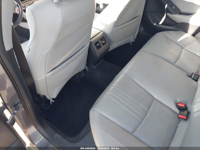 Honda Accord Touring 2.0t