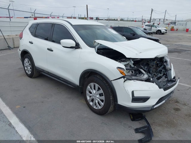 Salvage Nissan Rogue Image