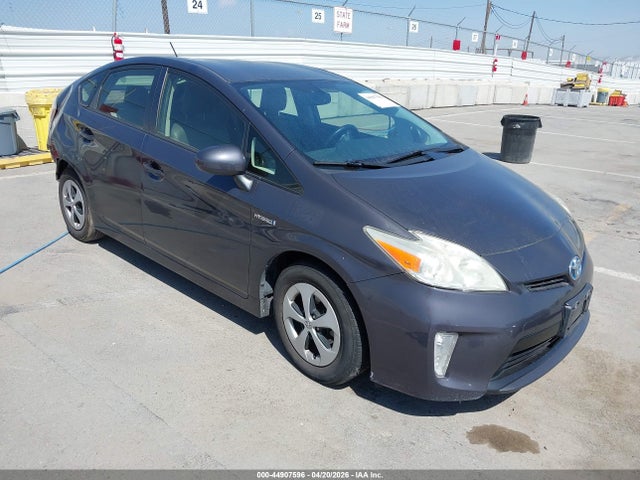 Salvage Toyota Prius Image