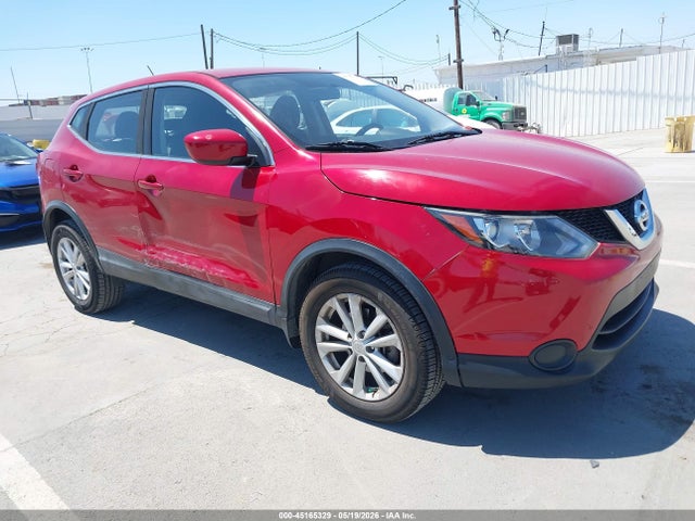 Salvage Nissan Rogue Image