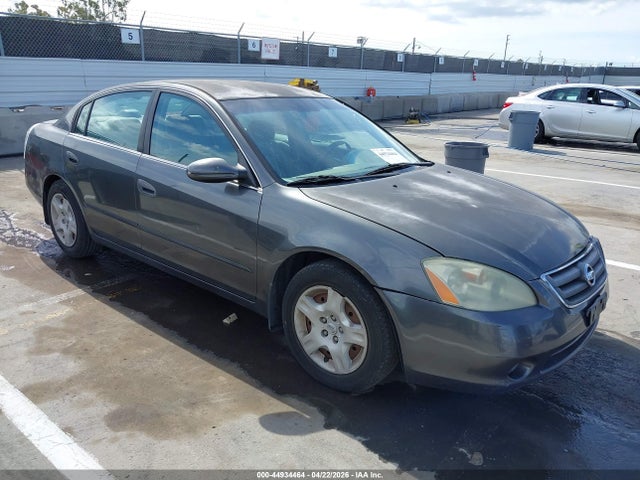 Salvage Nissan Altima Image