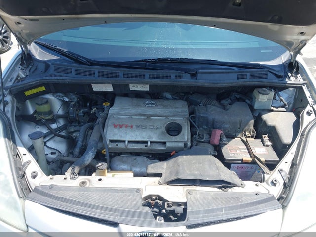 Toyota Sienna Le