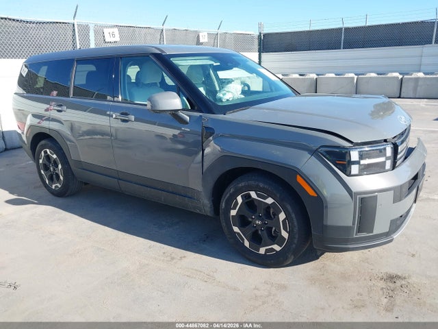 Salvage Hyundai SANTA FE Image