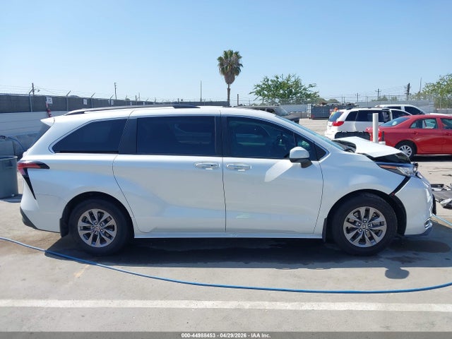 Toyota Sienna Xle