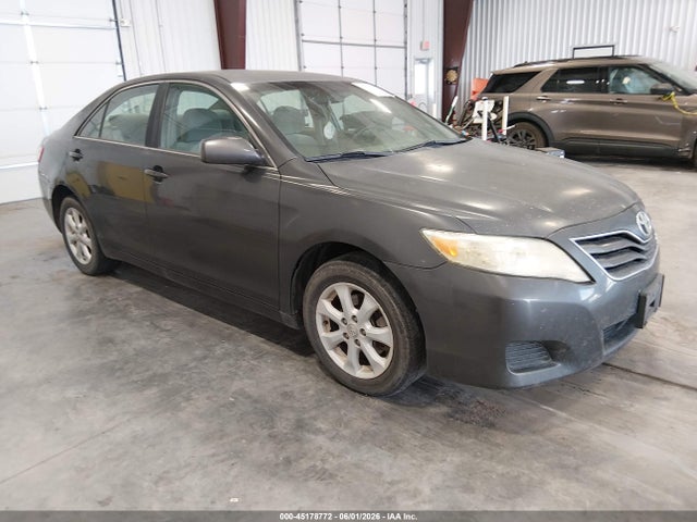 Salvage Toyota Camry Image