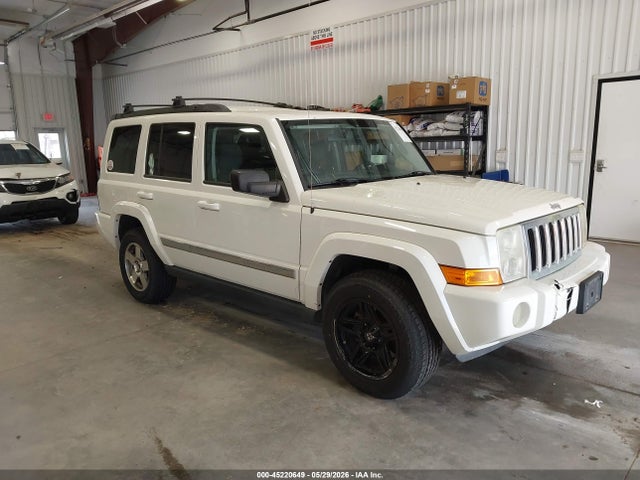Salvage Jeep Commander Image