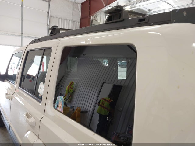 Jeep Commander Sport