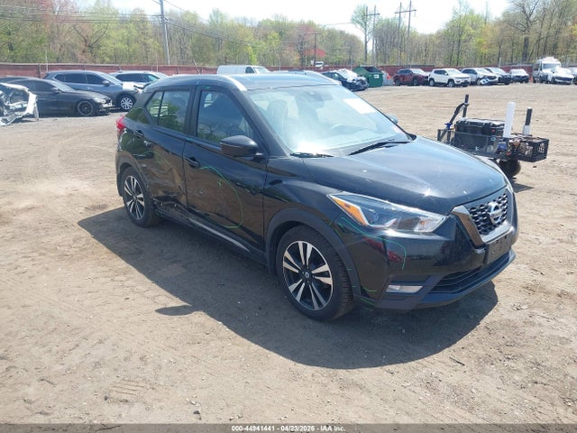Salvage Nissan Kicks Image