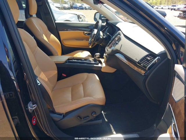 Volvo XC90 T6 Momentum