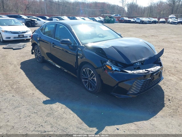 Salvage Toyota Camry Image