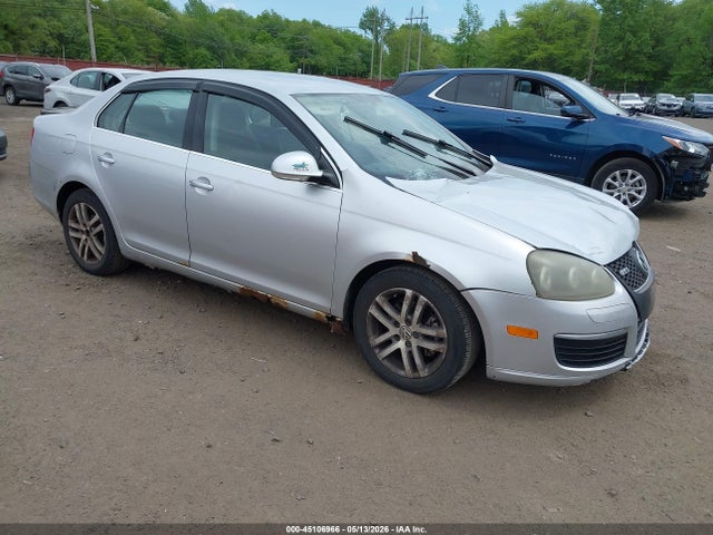 Salvage Volkswagen Jetta Image