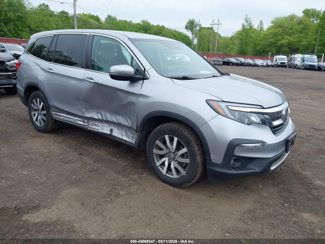 Salvage Honda Pilot Image