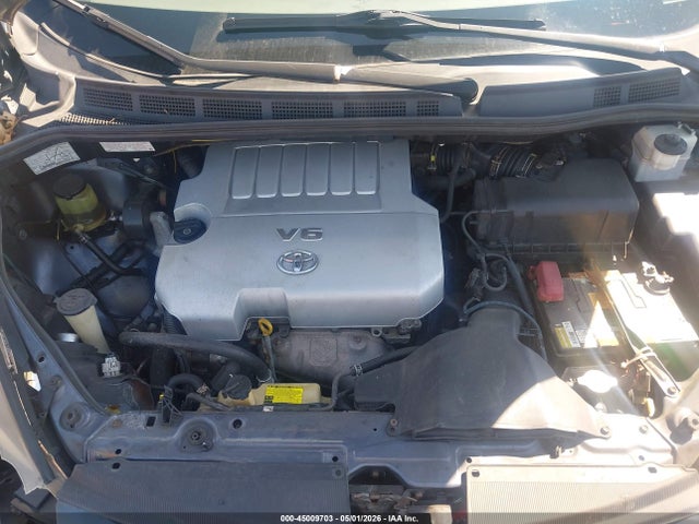 Toyota Sienna Le