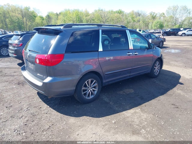 Toyota Sienna Le