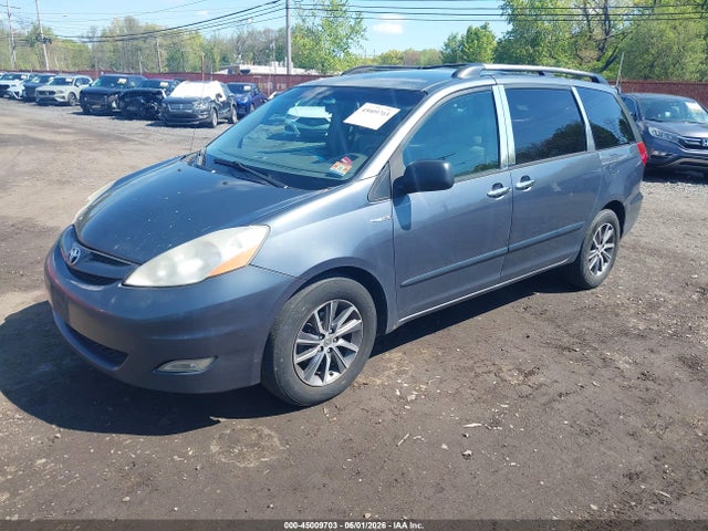 Toyota Sienna Le
